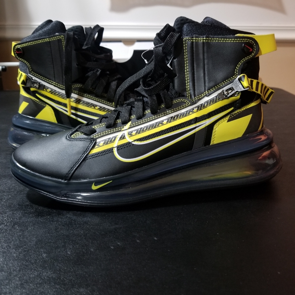 Nike Air Max 720 Satrn Motorsport